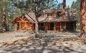 Beautiful Log Home Outside Of Sisters