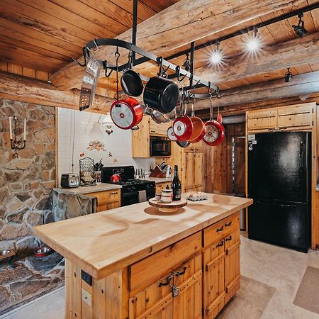 Beautiful Log Home Outside Of Sisters Exterior photo