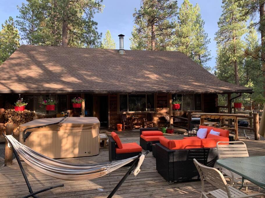 Beautiful Log Home Outside Of Sisters Exterior photo