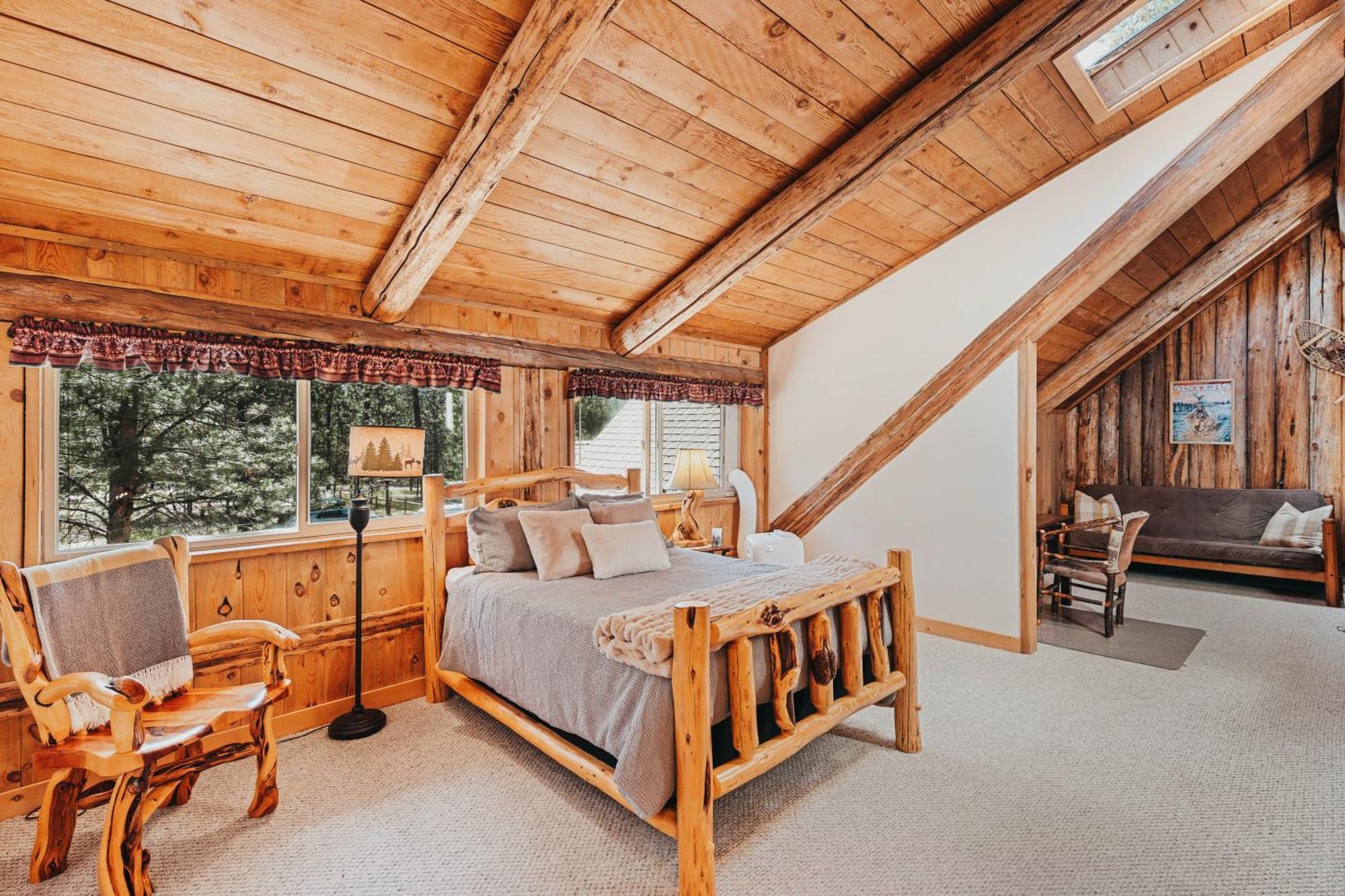 Beautiful Log Home Outside Of Sisters Exterior photo