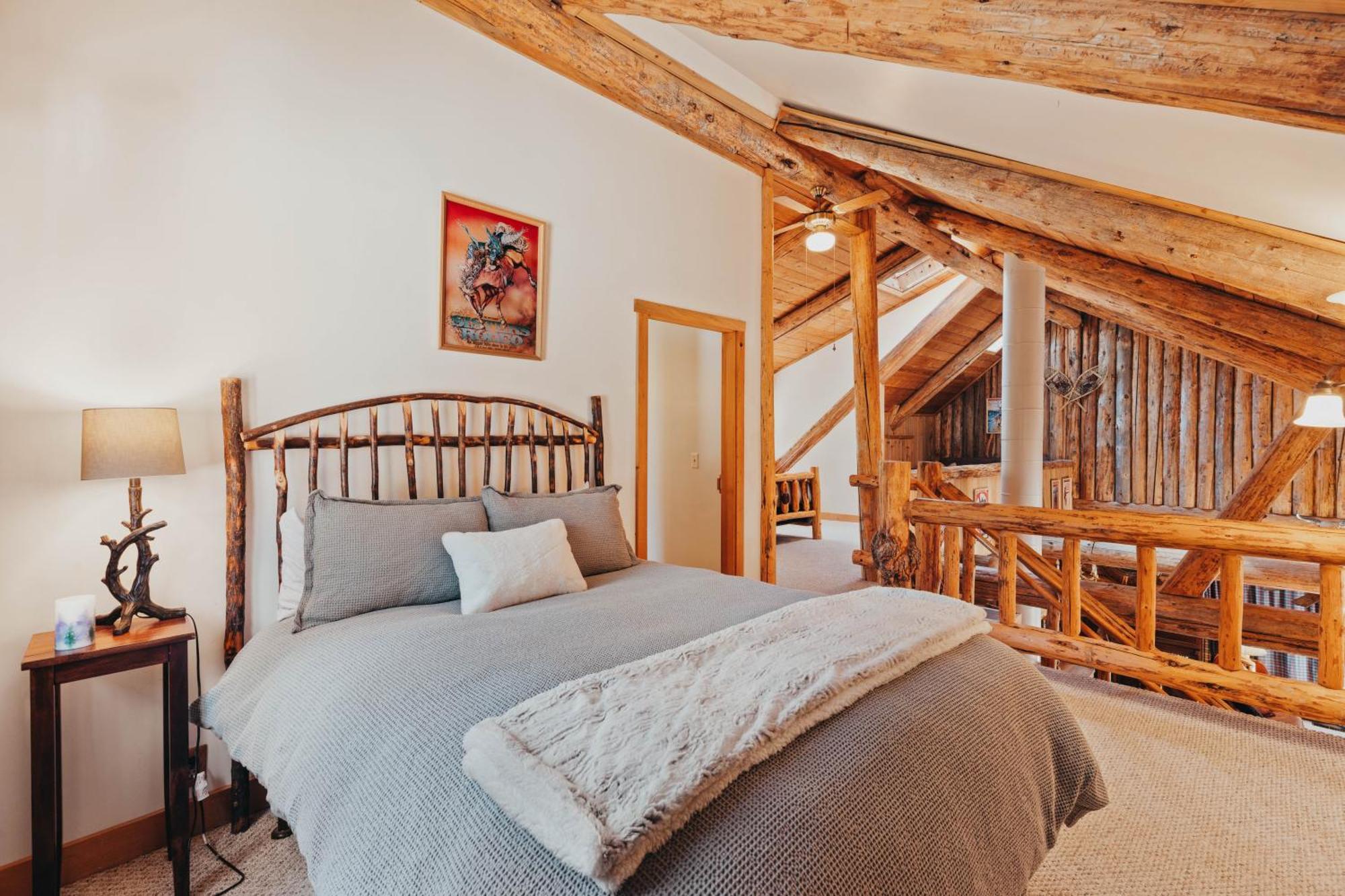 Beautiful Log Home Outside Of Sisters Exterior photo