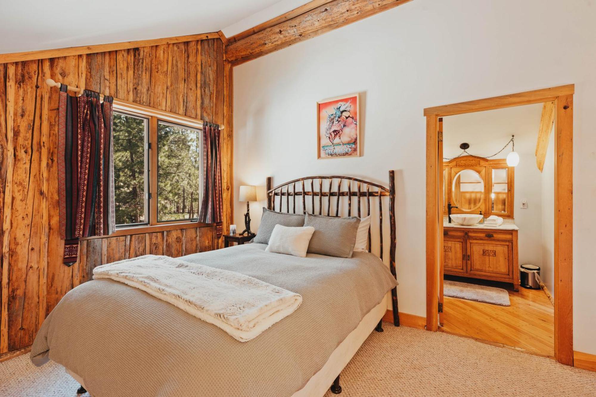 Beautiful Log Home Outside Of Sisters Exterior photo