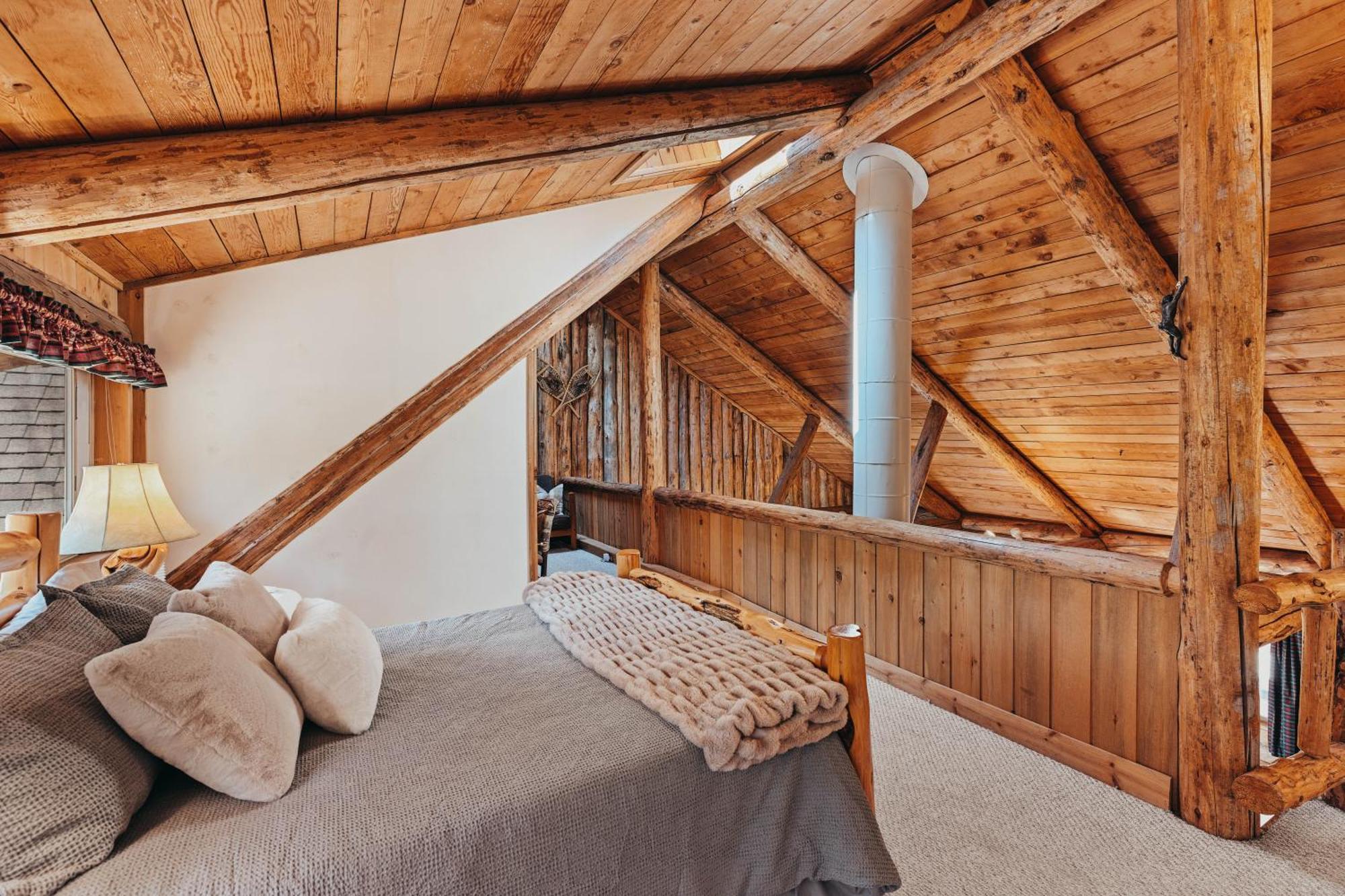 Beautiful Log Home Outside Of Sisters Exterior photo
